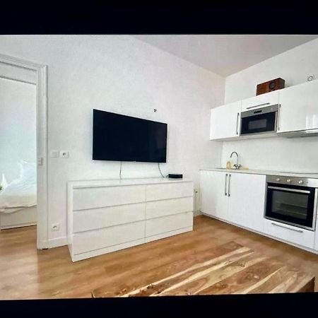 Cute One Bedroom In Le Marais パリ エクステリア 写真