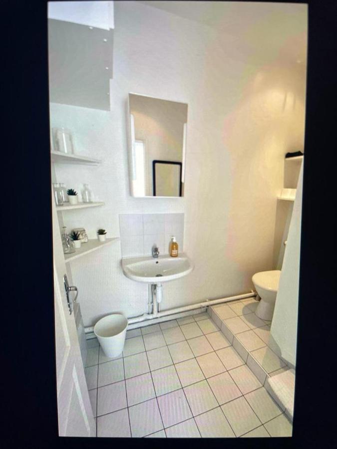Cute One Bedroom In Le Marais パリ エクステリア 写真