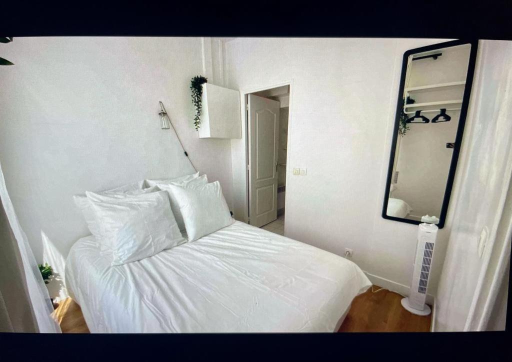 Cute One Bedroom In Le Marais パリ エクステリア 写真