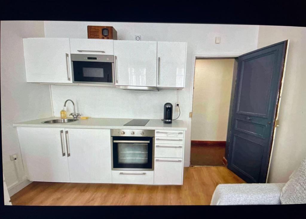 Cute One Bedroom In Le Marais パリ エクステリア 写真